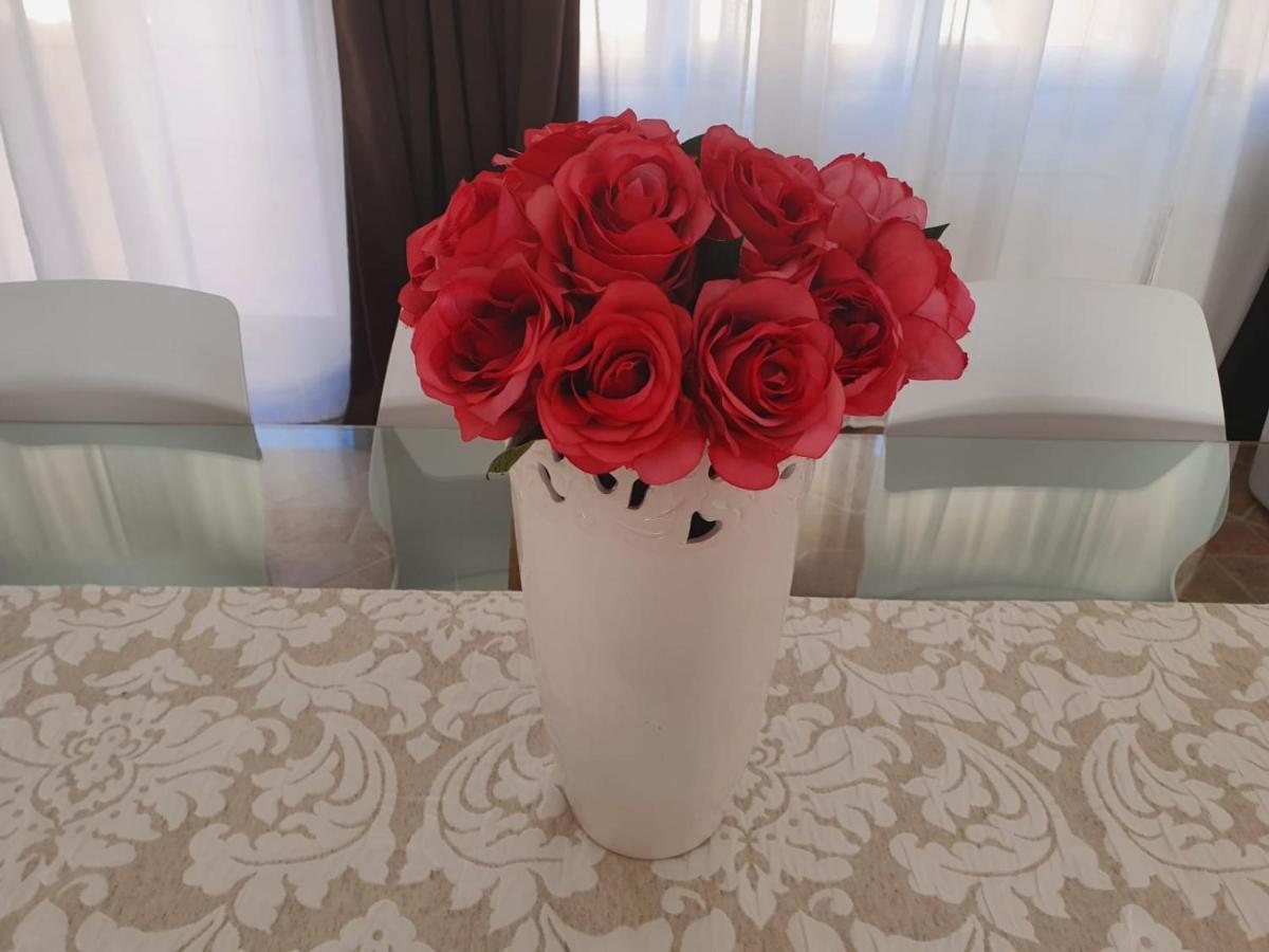 Open Space Rose إيغليزياس المظهر الخارجي الصورة